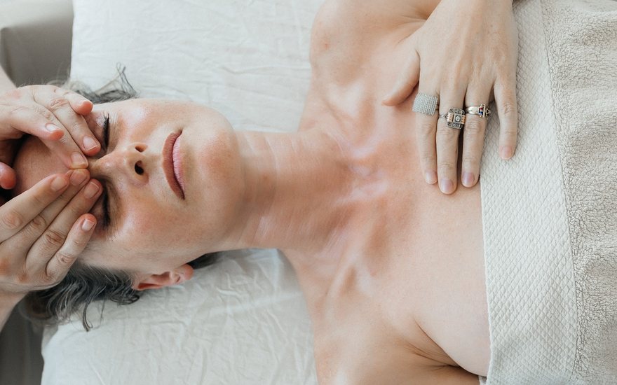 A face during the treatment